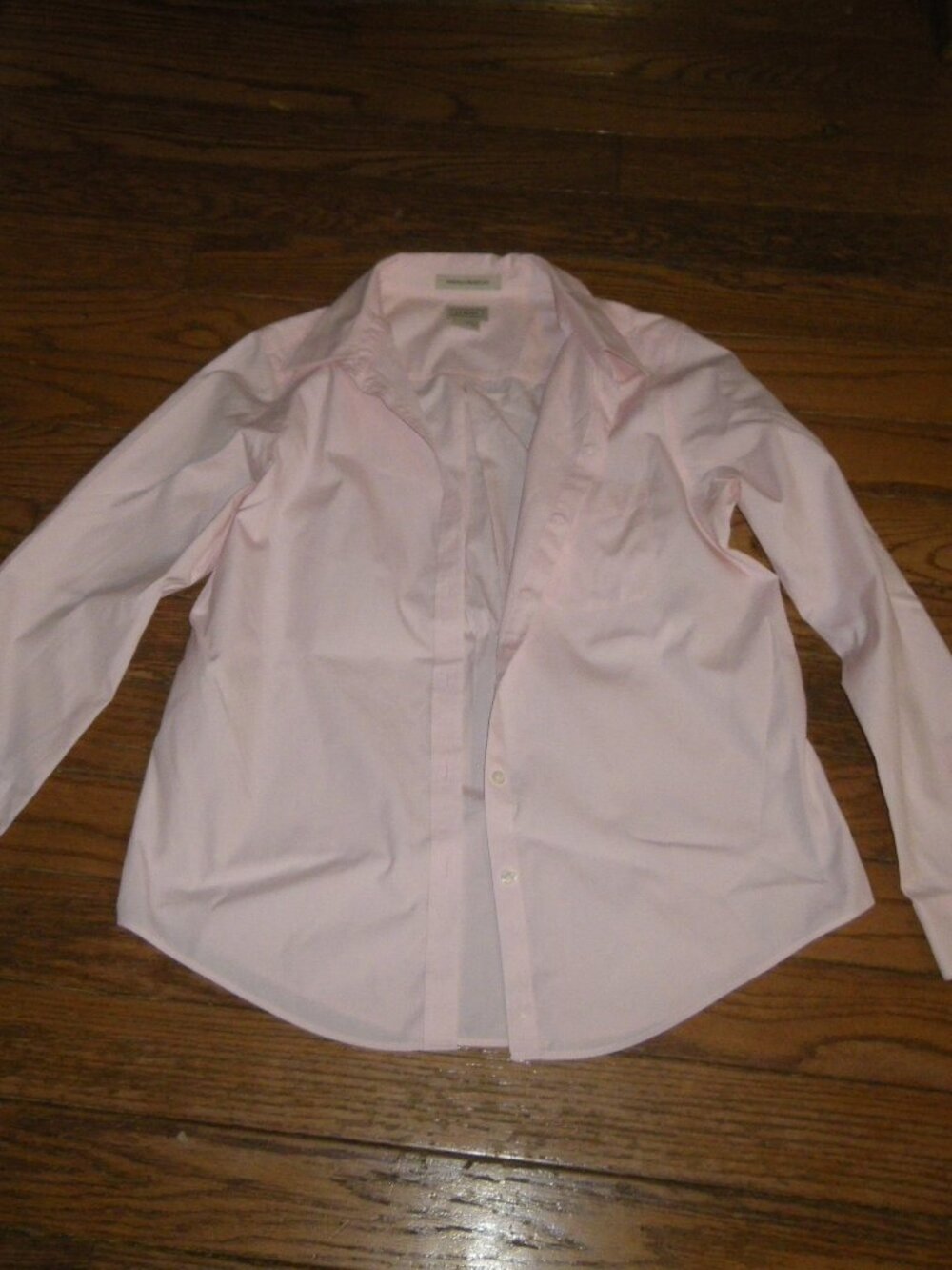 Women’s 100% Cotton L.L. Bean Wrinkle Resistant Casual Button-Down Shirt